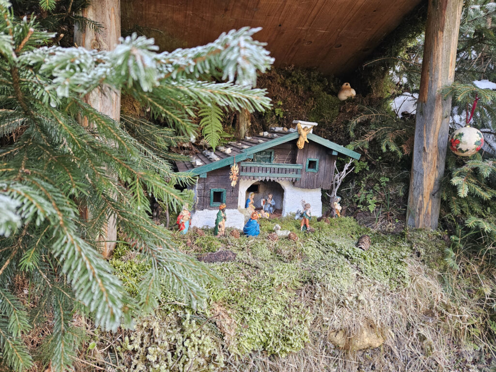 Krippe auf dem Krippenweg in Wald im Pinzgau