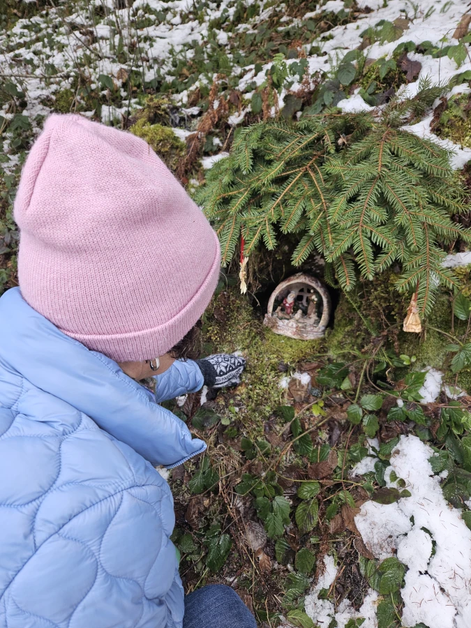 Idyllischer Spaziergang im Advent und der Winterzeit: der Krippenweg in Wald