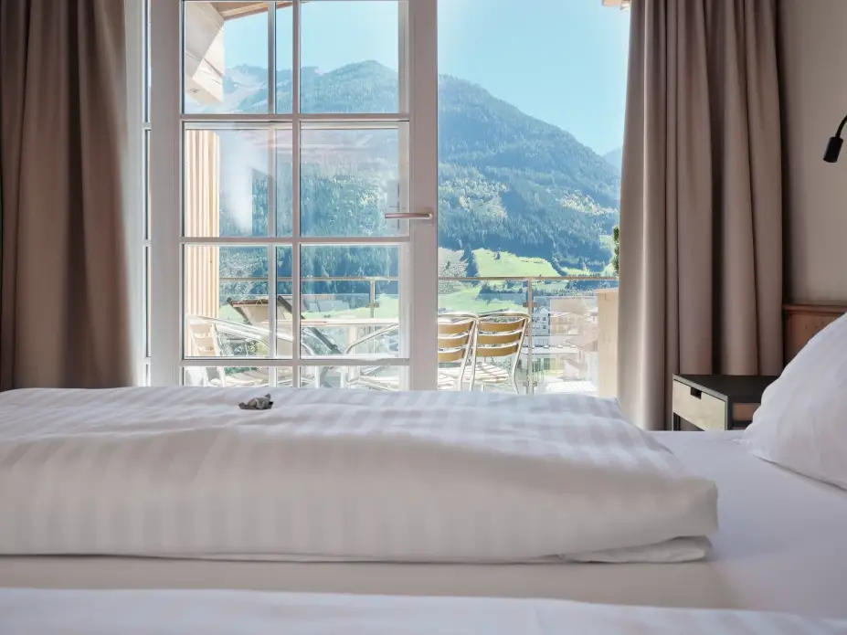 Familienzimmer für 2 Erwachsene und 2 Kleinkinder mit großem Balkon